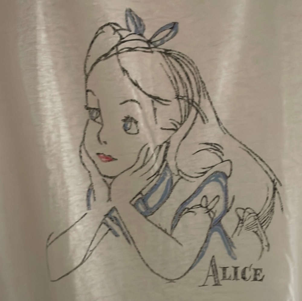 NWT Alice In Wonderland Shirt - Size M - Picture 9 of 12